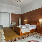 شقة The Spiski Palace